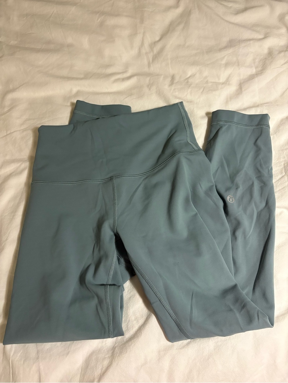 Lululemon Wunder Train High-Rise
Crop 23" (Size 4)